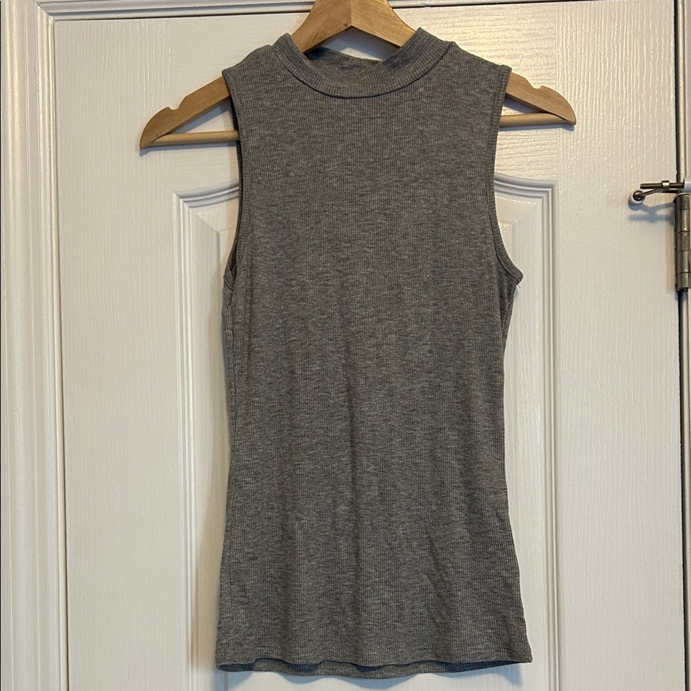 ⚡️Miami Gray Ribbed Stretchy Sleeveless Tank Top Medium